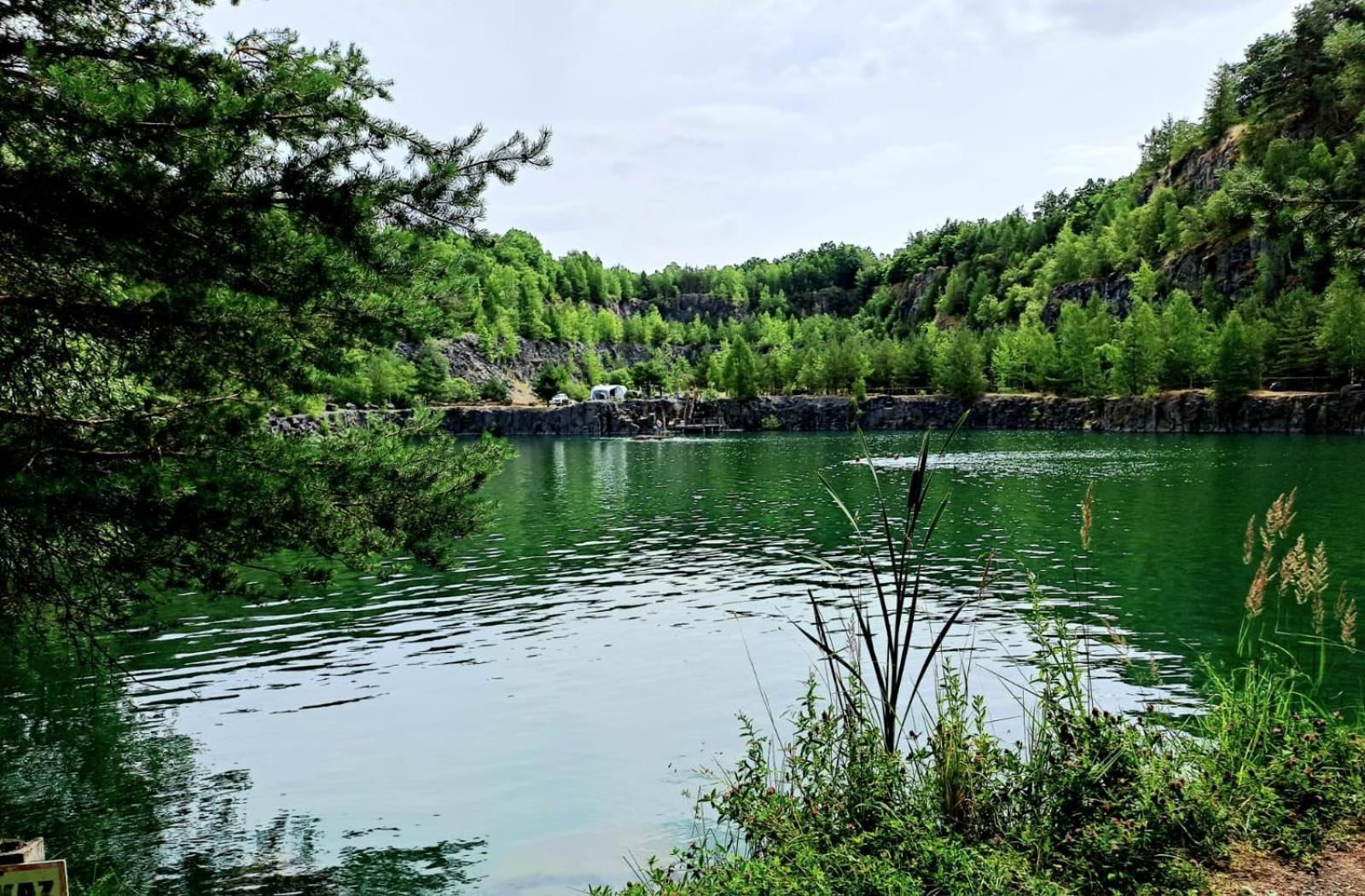 Отель Penzion U Jezera Константинови-Лазне Экстерьер фото